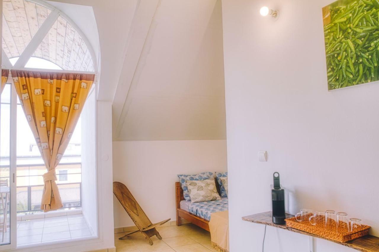 Bakkasab St Gilles Apartment แซ็งต์-จีลส์-เลส์-แบ็งส์ ภายนอก รูปภาพ