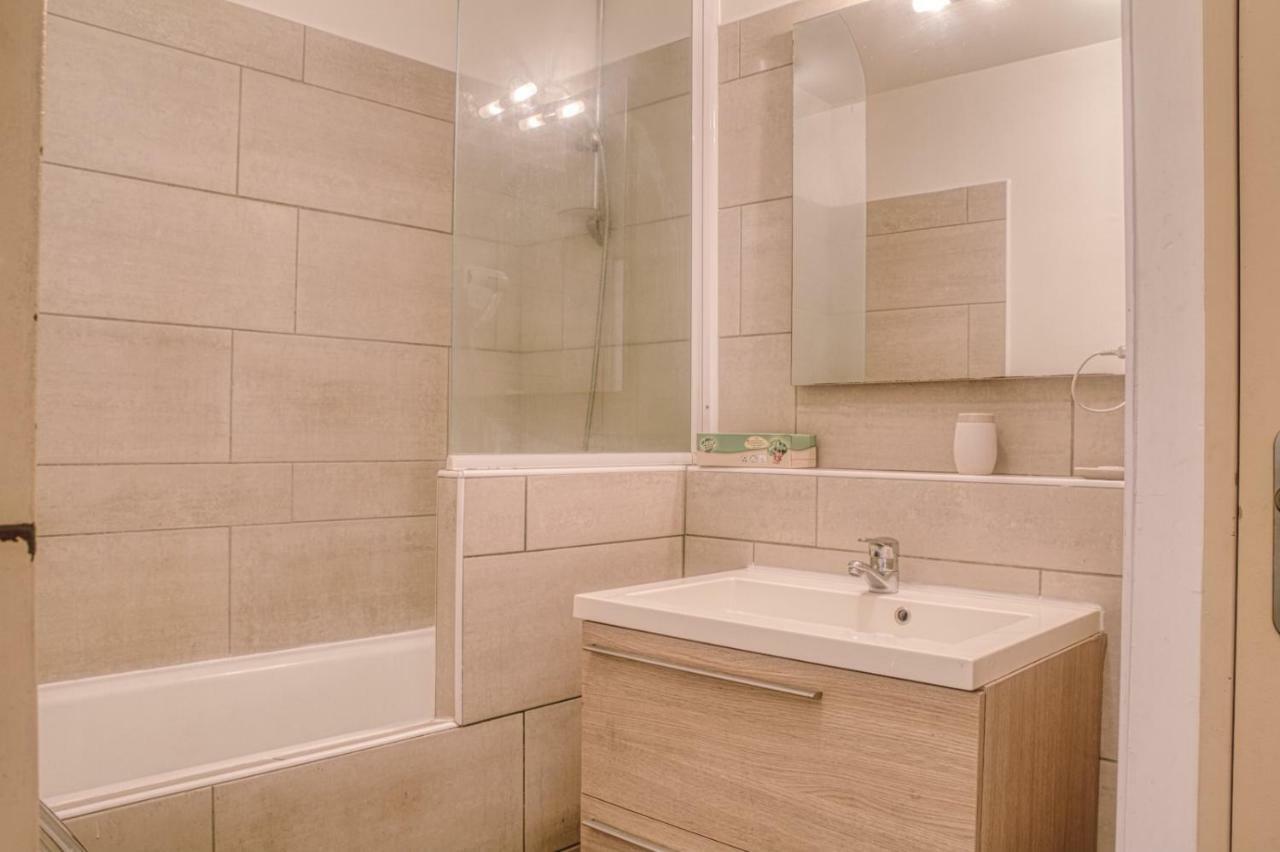 Bakkasab St Gilles Apartment แซ็งต์-จีลส์-เลส์-แบ็งส์ ภายนอก รูปภาพ