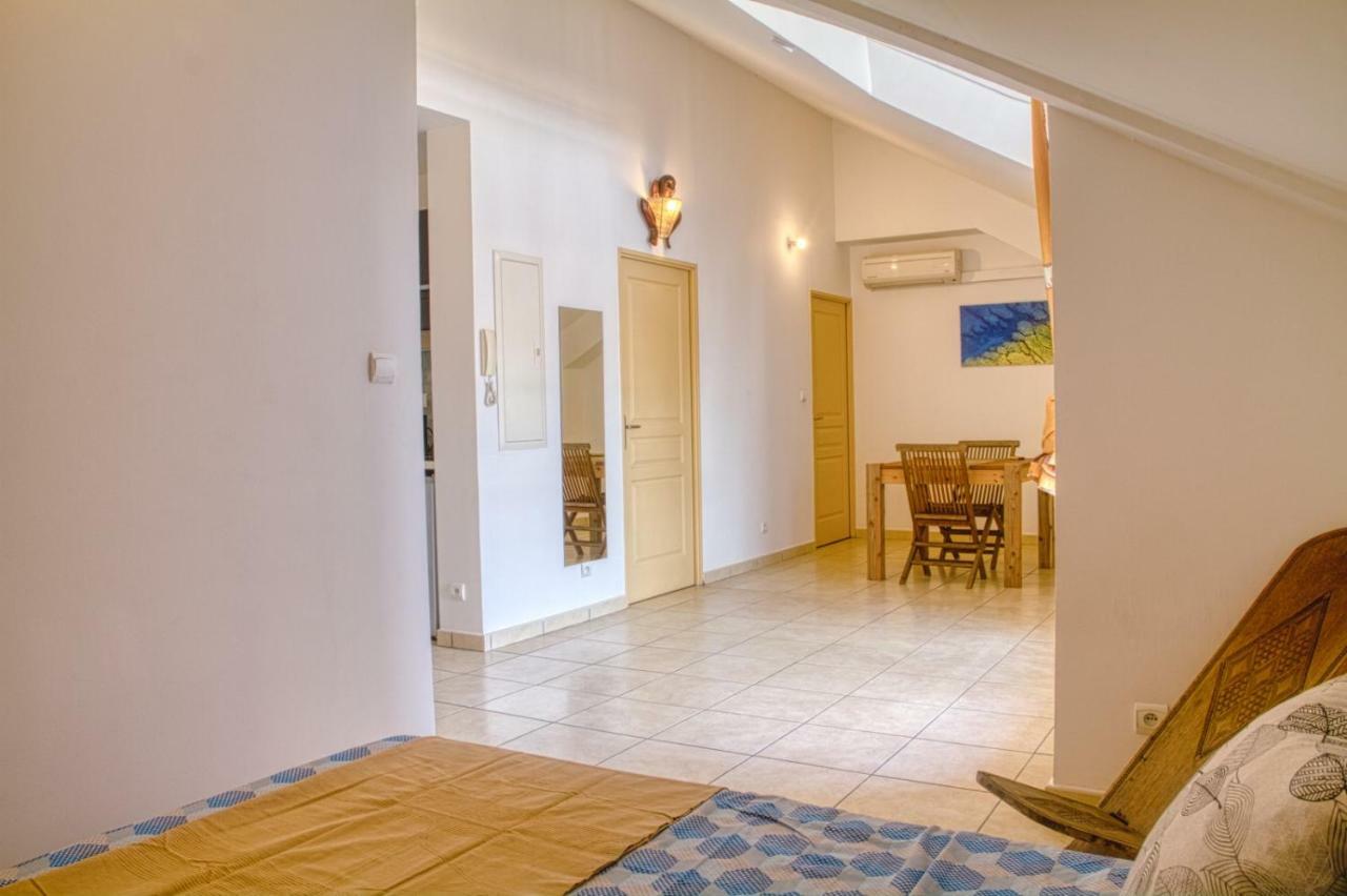 Bakkasab St Gilles Apartment แซ็งต์-จีลส์-เลส์-แบ็งส์ ภายนอก รูปภาพ